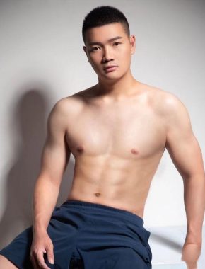 刘安琪 长沙 32岁 183cm 74kg