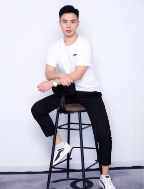 曾伟杰 长沙 33岁 179cm 63kg