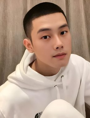 黄志平 长沙 31岁 181cm 73kg
