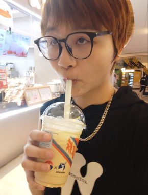 周昱彤 长沙 29岁 180cm 60kg