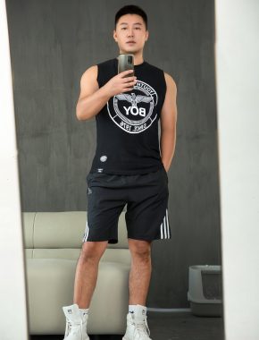 杨春雷/小军 昆明 29岁 175cm 70kg