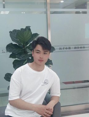 罗子哈 昆明 31岁 170cm 66kg