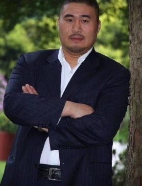 殷世航 沈阳 52岁 180cm 105kg