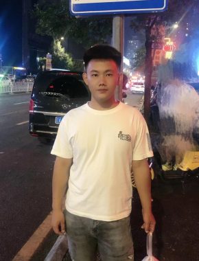 张振宇 沈阳 24岁 176cm 68kg