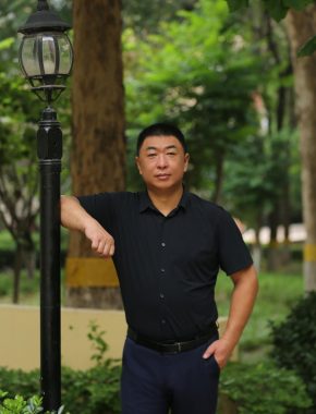 杨玉清 沈阳 49岁 181cm 85kg