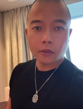 尹樊 三亚 32岁 178cm 65kg