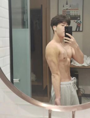 YY 中国澳门 23岁 178cm 63kg
