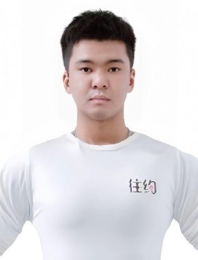 艾孜买提·阿不来提 乌鲁木齐 24岁