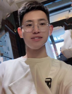 杜梓榕 太原 22岁 175cm 60kg
