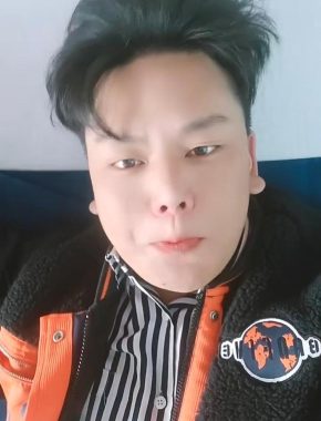马云飞 丽江 33岁 173cm 62kg
