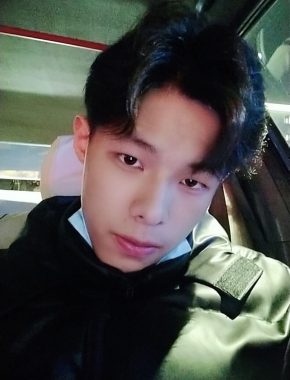 汪林朋 哈尔滨 26岁 180cm 60kg