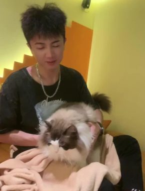 李秦鸿 桂林 25岁 178cm 65kg