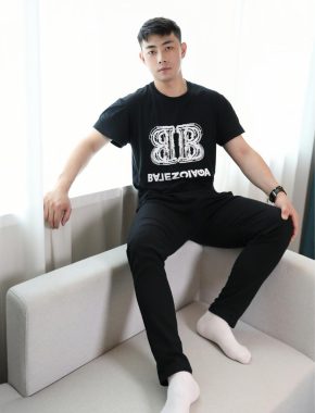 崔福东 哈尔滨 31岁 175cm 66kg