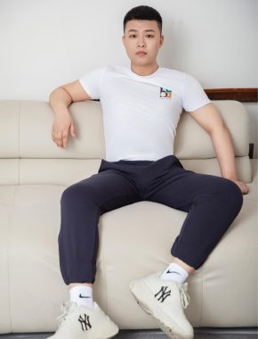 杨飞鸿 哈尔滨 27岁 175cm 75kg