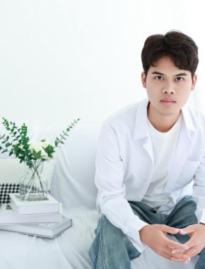 班华正 南宁 26岁 170cm 60kg