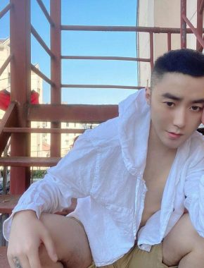 孙正义 昆明 36岁 179cm 67kg