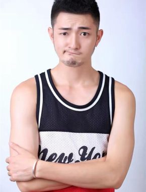张红超 昆明 31岁 183cm 80kg