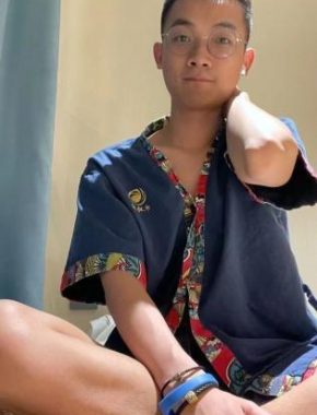 李伯潭 昆明 31岁 174cm 55kg