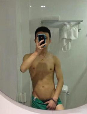 唐师曾 昆明 31岁 173cm 58kg