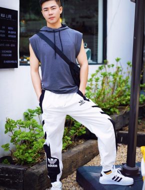 叶全真 昆明 30岁 180cm 70kg