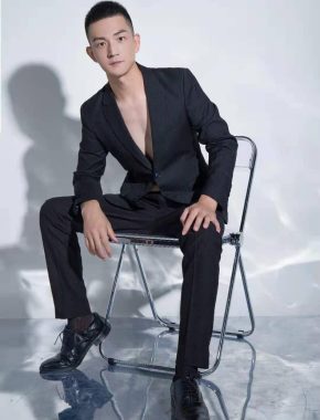 冯明远 昆明 30岁 175cm 59kg