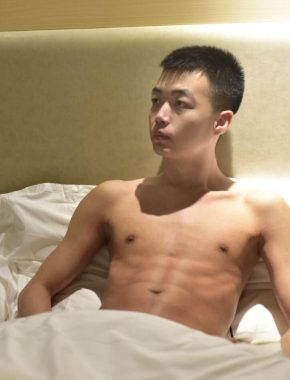 丁立国 昆明 28岁 178cm 55kg